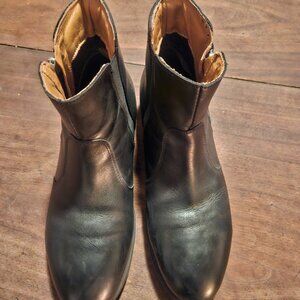 Xena Omega Women's Safety toe work shoe size 9